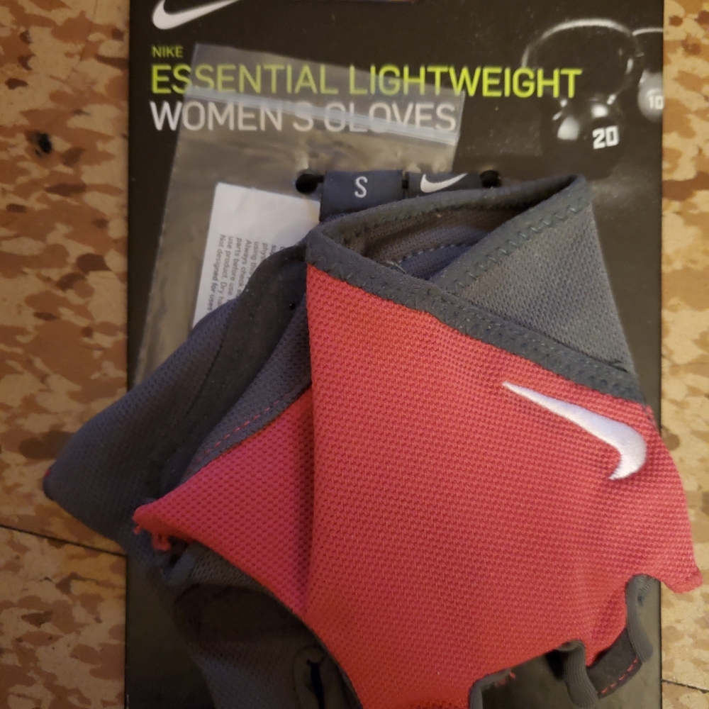 Nike women's  training gloves.